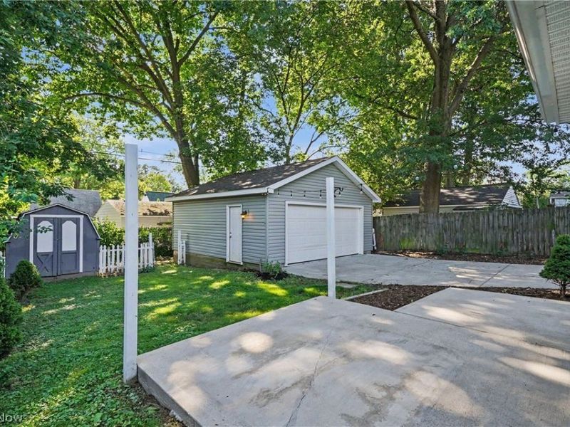 1881 Hanover Street, Cuyahoga Falls, OH 44221 Photo 36