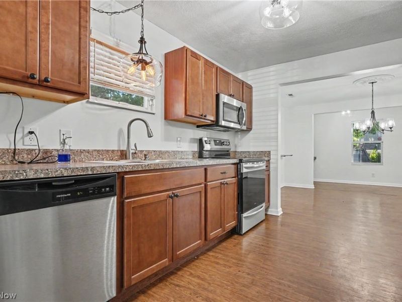 1881 Hanover Street, Cuyahoga Falls, OH 44221 Photo 9