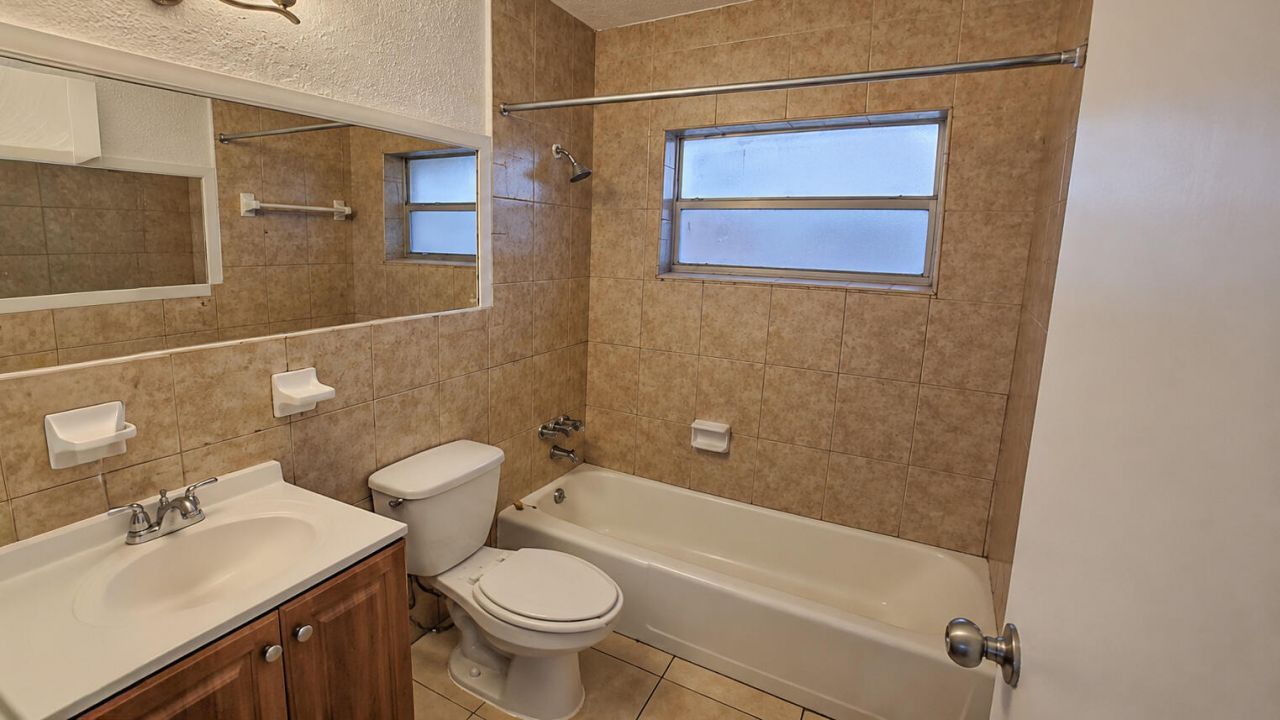 3970 NW 31st Terrace, Unit 1, Lauderdale Lakes, FL 33309 Photo
