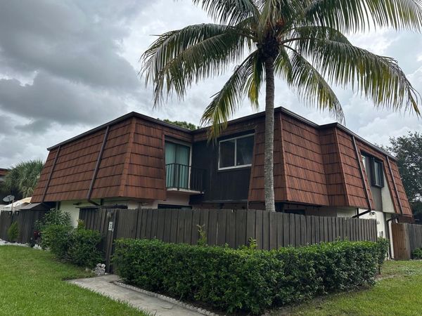 2100 WHITE PINE Circle, Unit D, Greenacres, FL 33415