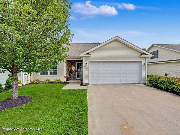257 Foxtail Circle, Archbald, PA 18403