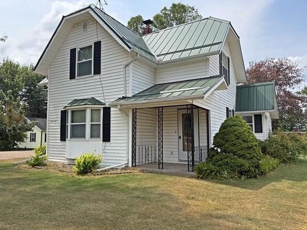 105 N HENDREN AVENUE, Greenwood, WI 54449