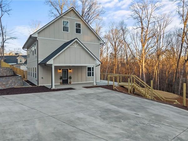 3114 Old Cornelia Highway , Gainesville, GA 30507