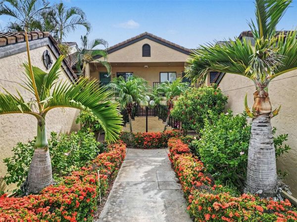 5652 ASHTON LAKE DRIVE , Unit 5652, SARASOTA, FL 34231
