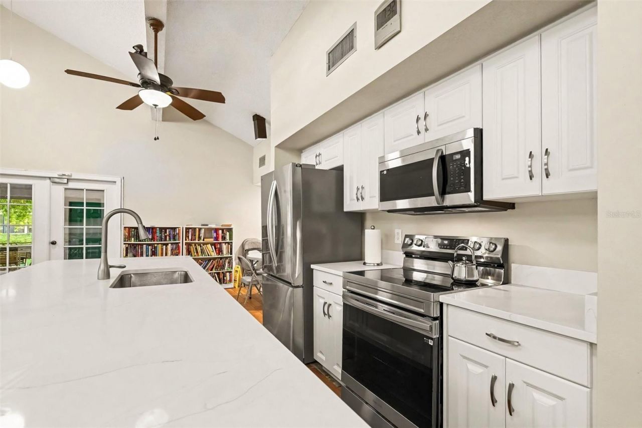 5652 Ashton Lake Drive, Unit 5652, Sarasota, FL 34231 Photo