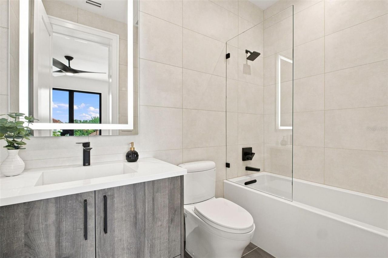 1076 Snell Isle Boulevard Ne, Saint Petersburg, FL 33704 Photo