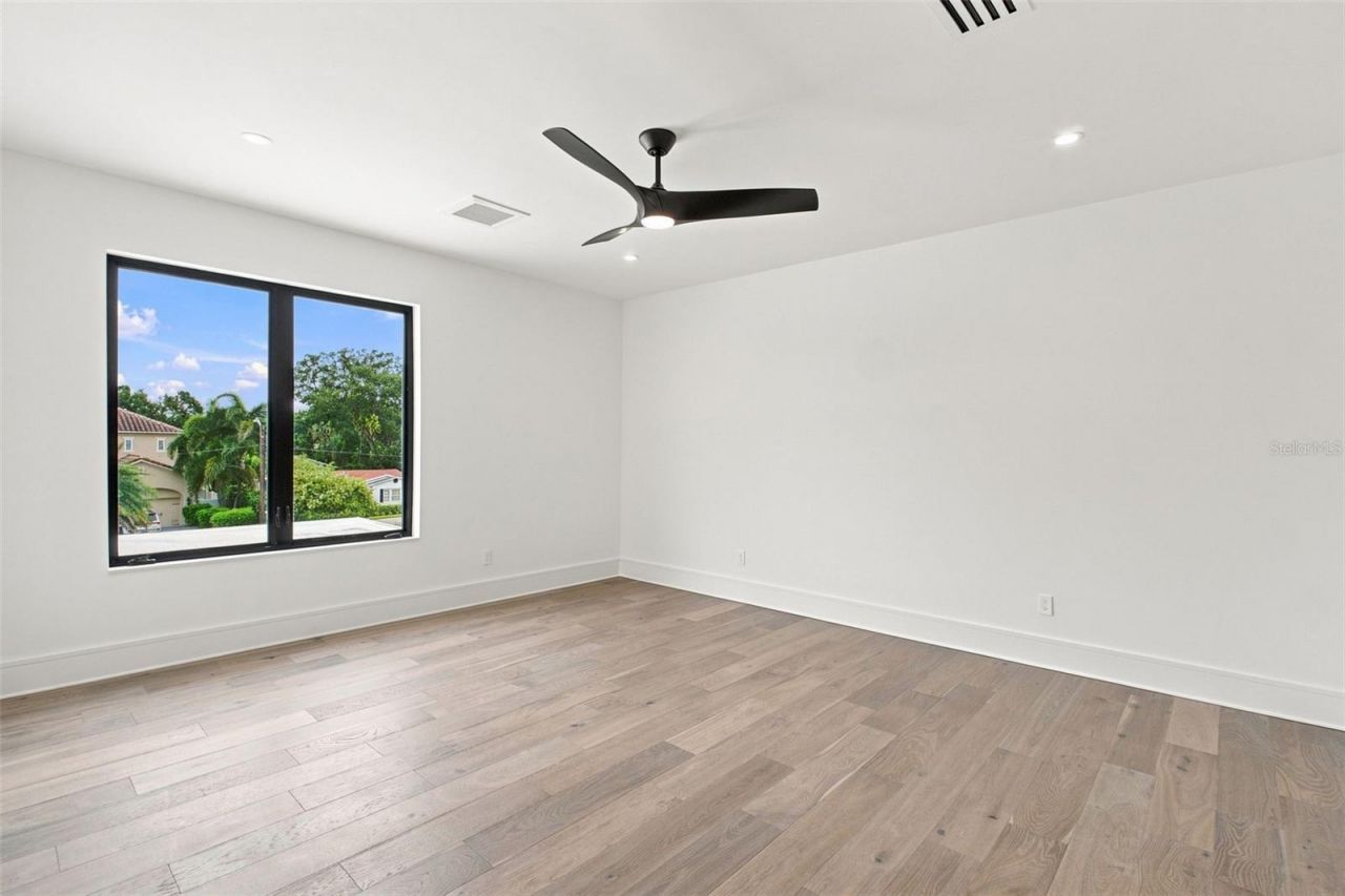 1076 Snell Isle Boulevard Ne, Saint Petersburg, FL 33704 Photo
