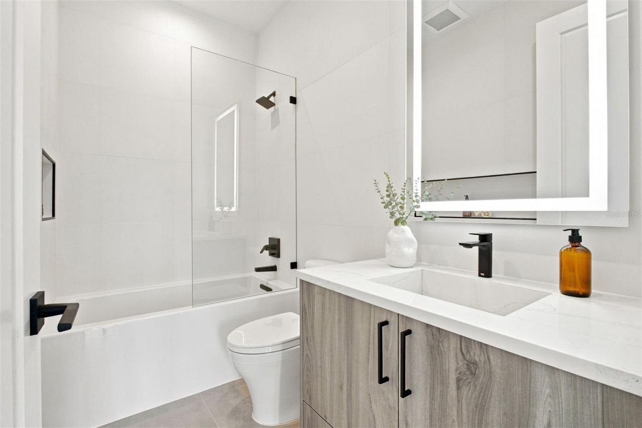 1076 Snell Isle Boulevard Ne, Saint Petersburg, FL 33704 Photo