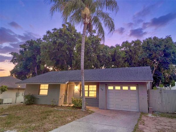 716 BOSTON STREET, TARPON SPRINGS, FL 34689