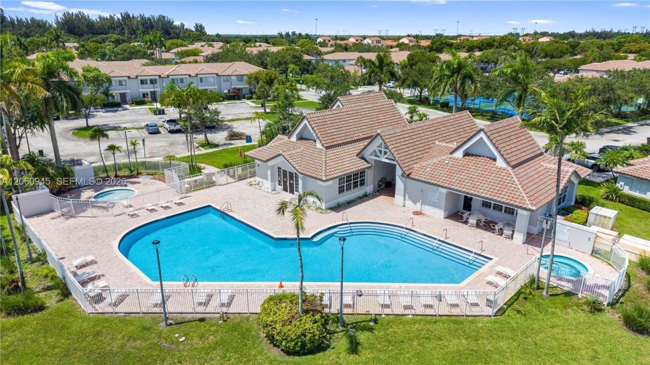 634 NW 208th Dr , Pembroke Pines, FL 33029 Photo