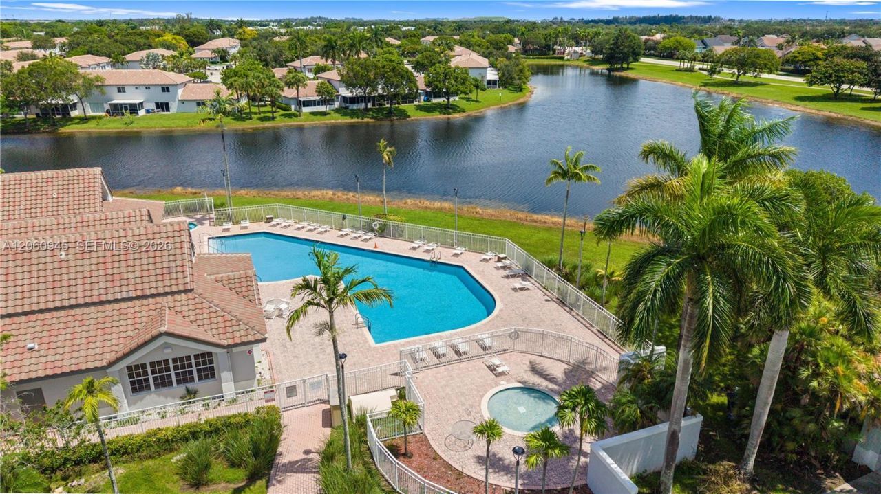 634 NW 208th Dr , Pembroke Pines, FL 33029 Photo
