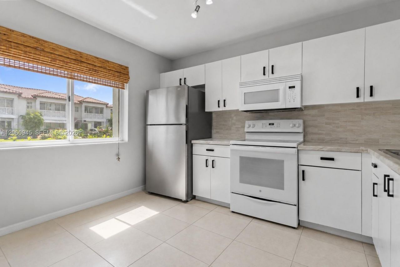 634 NW 208th Dr , Pembroke Pines, FL 33029 Photo