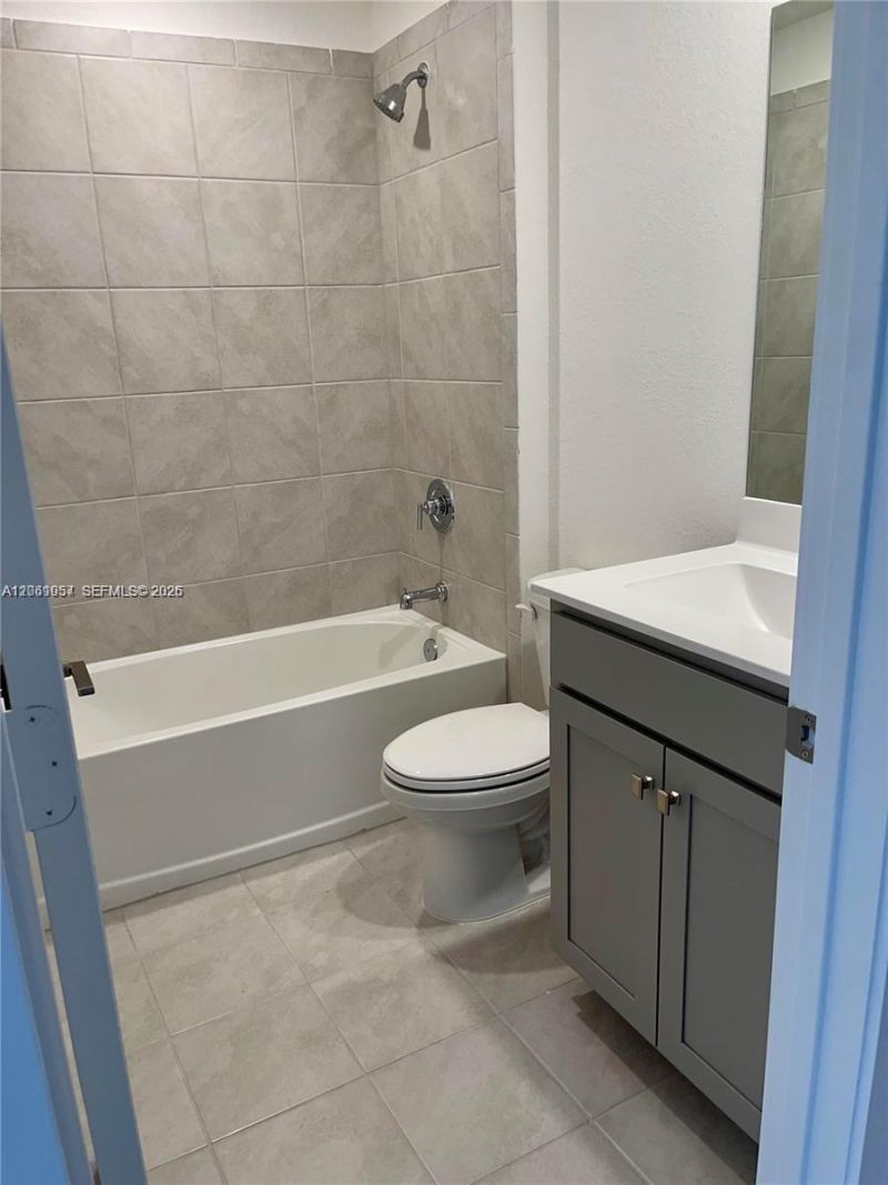 2435 SE 11th St , Homestead, FL 33035 Photo