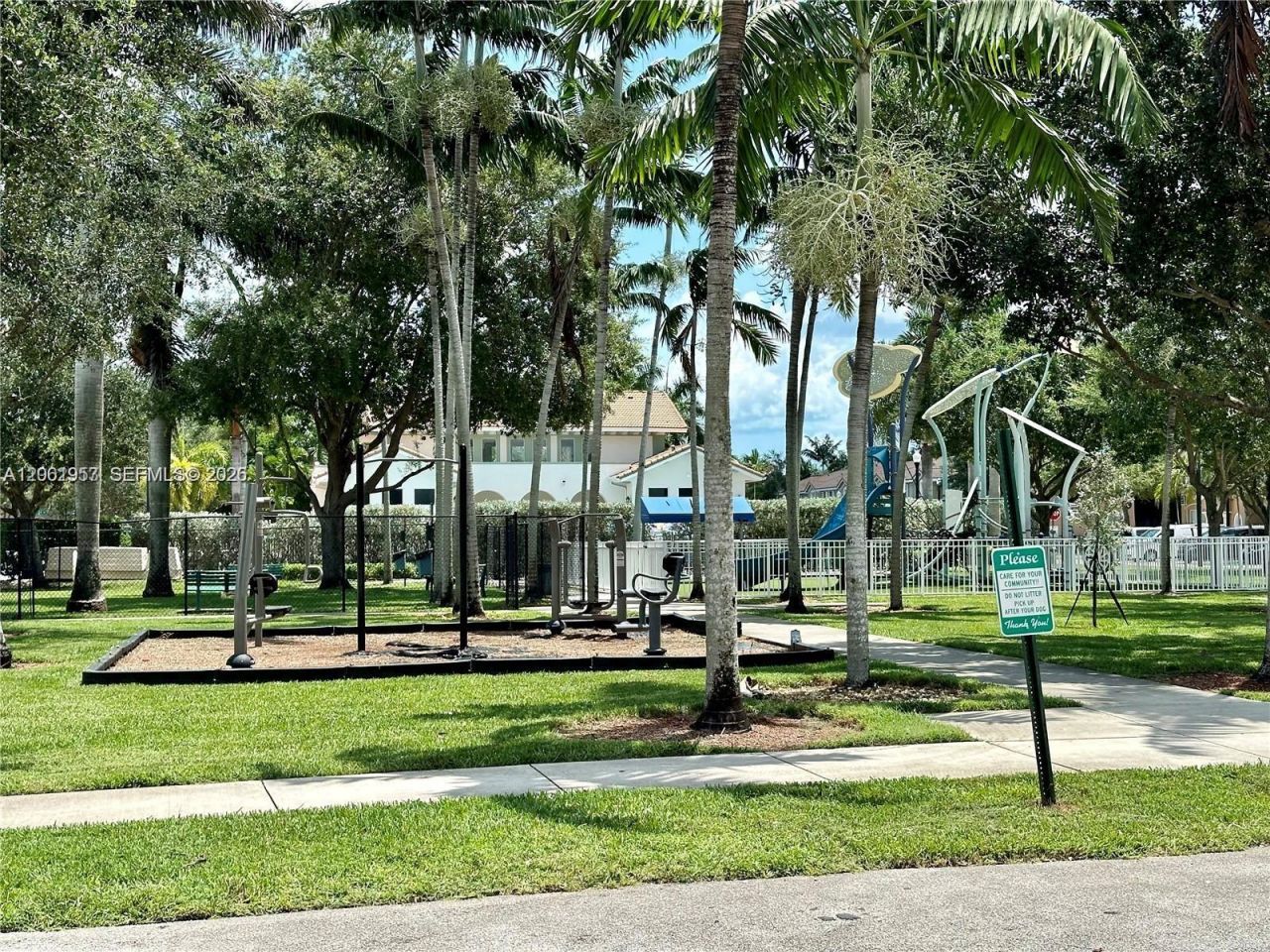 2435 SE 11th St , Homestead, FL 33035 Photo
