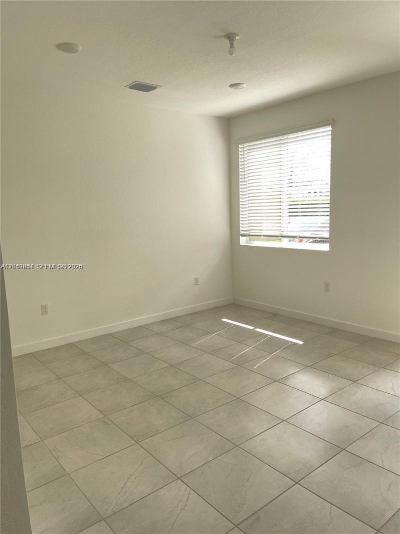 2435 SE 11th St , Homestead, FL 33035 Photo