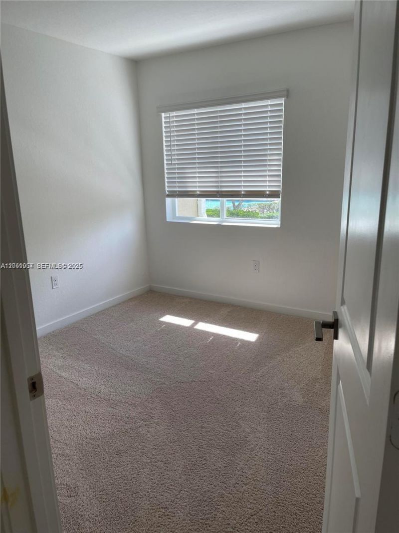 2435 SE 11th St , Homestead, FL 33035 Photo