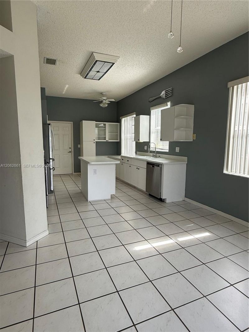 2435 SE 7th Pl, Unit 2435, Homestead, FL 33033 Photo