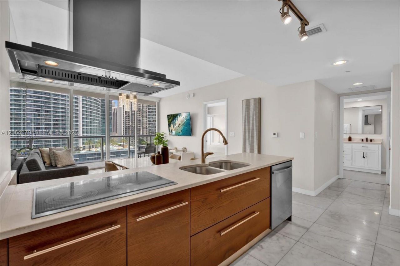 485 Brickell Ave , Unit 2103, Miami, FL 33131 Photo