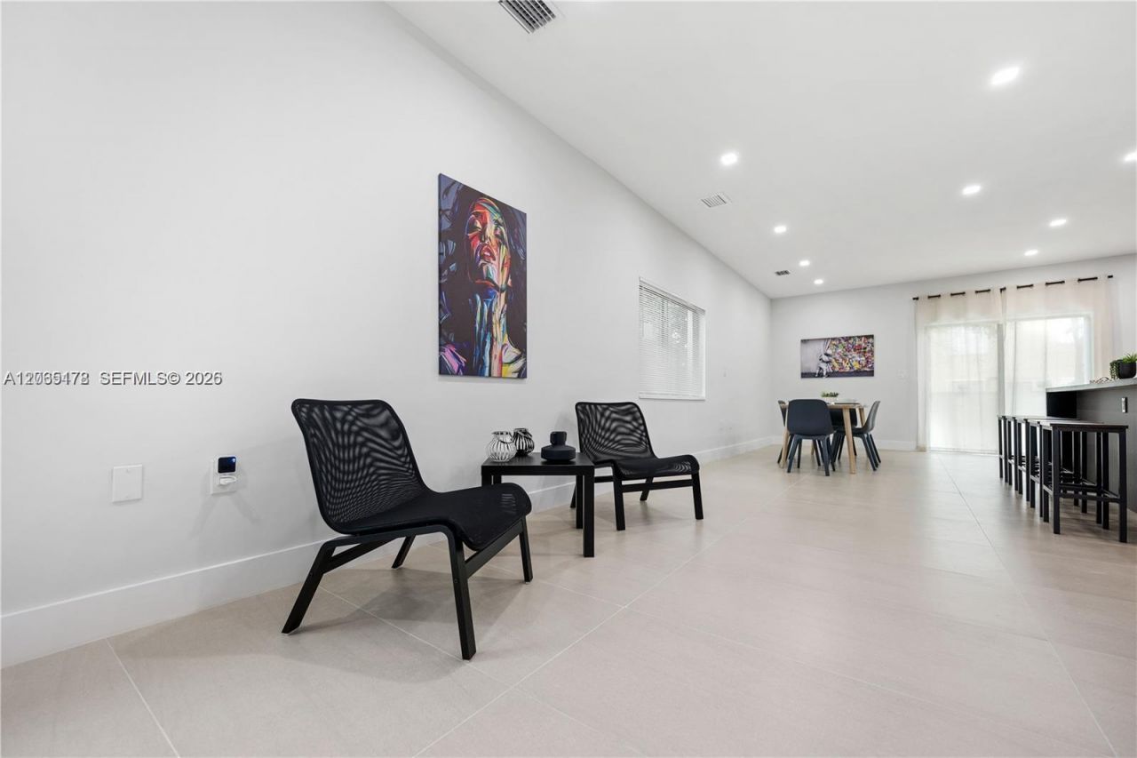 1121 NW 25th St, Miami, FL 33127 Photo
