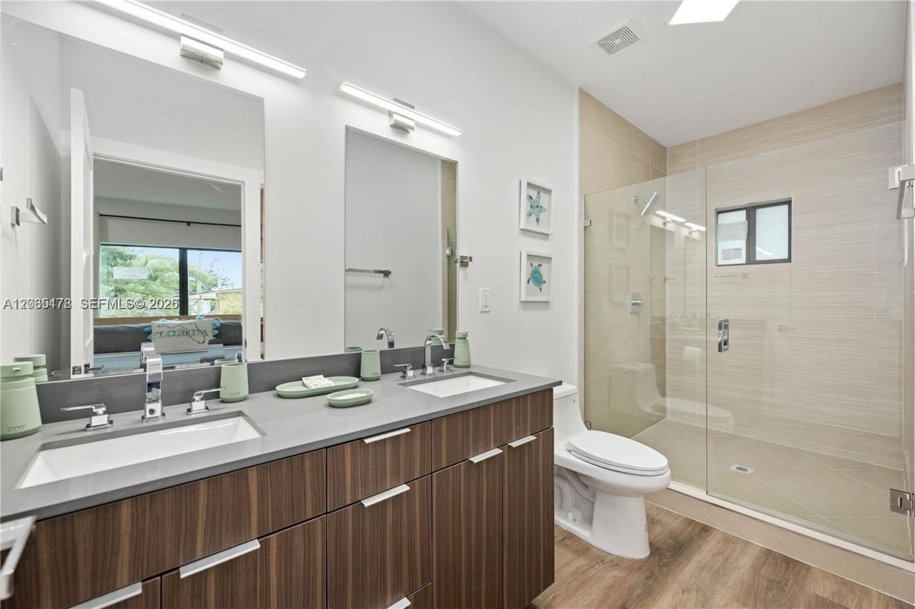1121 NW 25th St, Miami, FL 33127 Photo