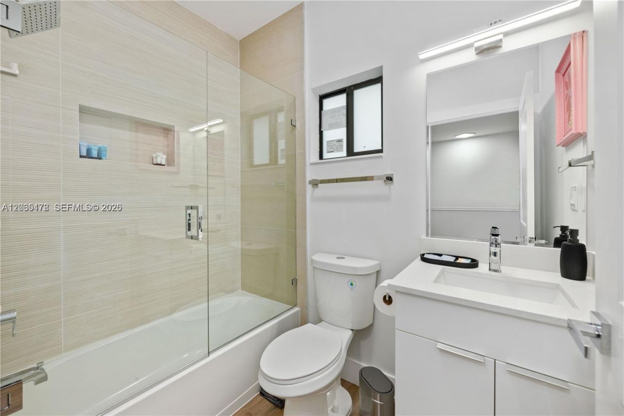 1121 NW 25th St, Miami, FL 33127 Photo