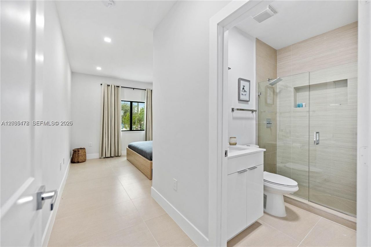 1121 NW 25th St, Miami, FL 33127 Photo