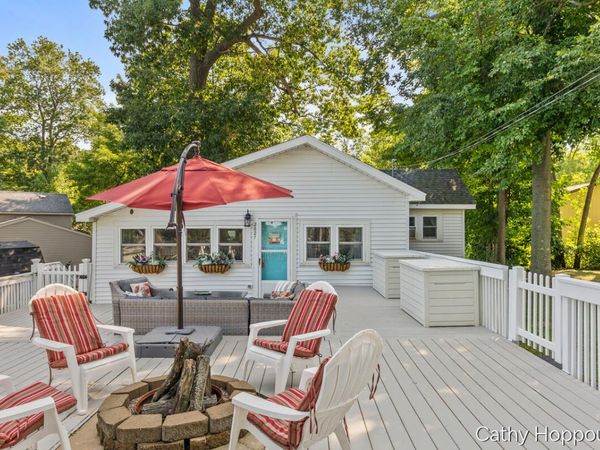 2621 Lansing Street, Crystal, MI 48818