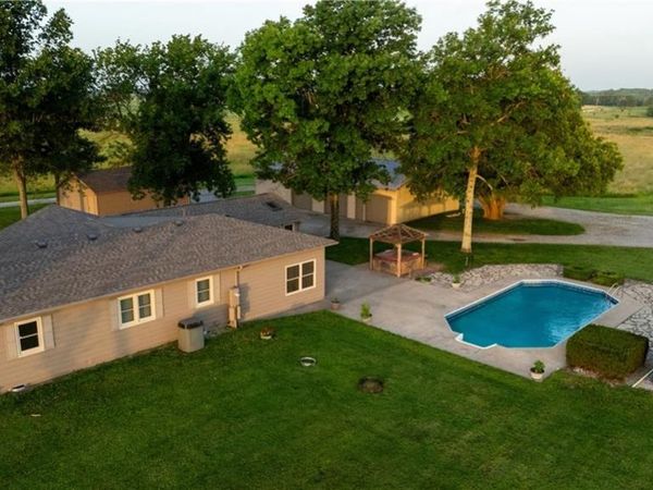 38210 Osawatomie Road, Osawatomie, KS 66064