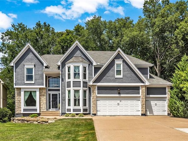 324 NW Bradford Street, Lee's Summit, MO 64064