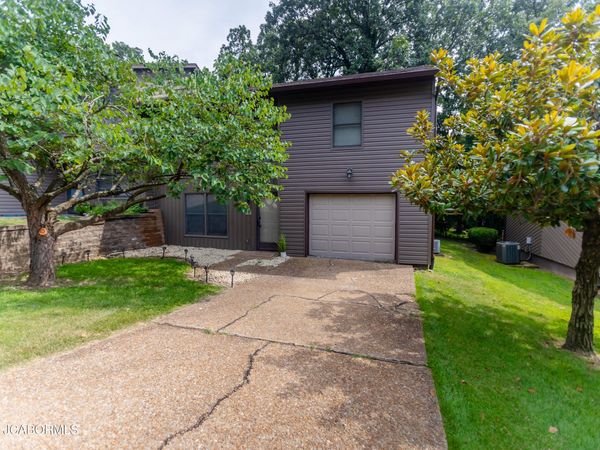 662 OAK CREEK COURT, Jefferson City, MO 65101