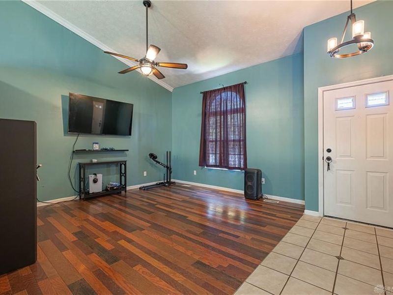 592 Sherman Drive, Franklin, OH 45005 Photo 2