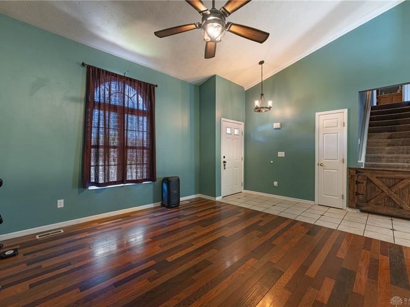 592 Sherman Drive, Franklin, OH 45005 Photo 3