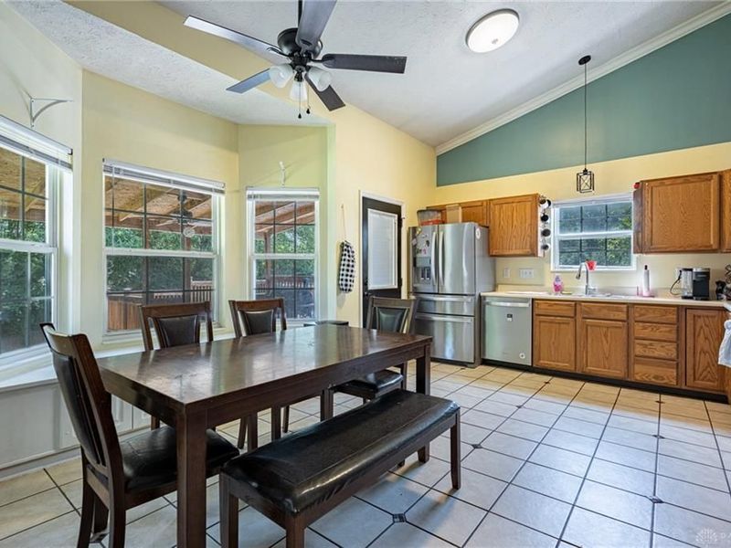 592 Sherman Drive, Franklin, OH 45005 Photo 6
