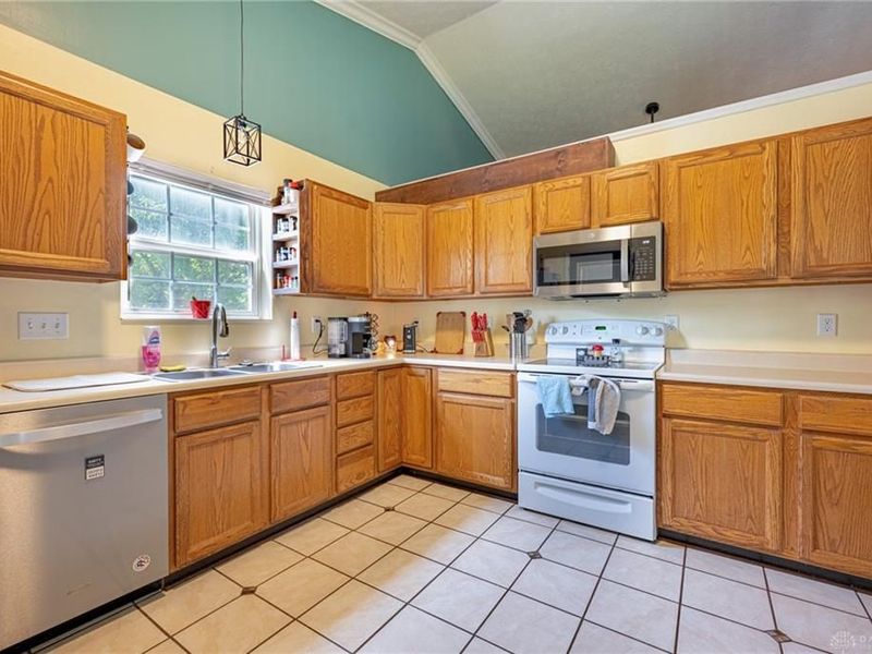 592 Sherman Drive, Franklin, OH 45005 Photo 9