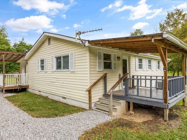 5704 Scott Hwy , Robbins, TN 37852