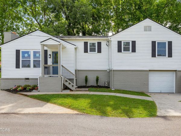 300 Henderson St , Maryville, TN 37804