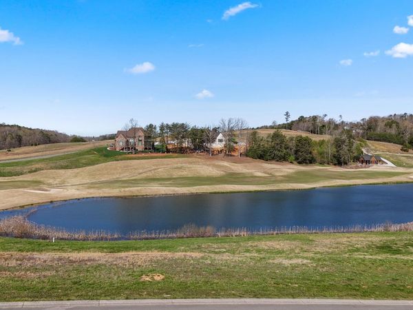 385 Navigator Drive , Lenoir City, TN 37772