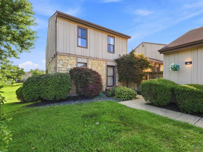 5244 Pros Drive, West Chester, OH 45069 Photo 2