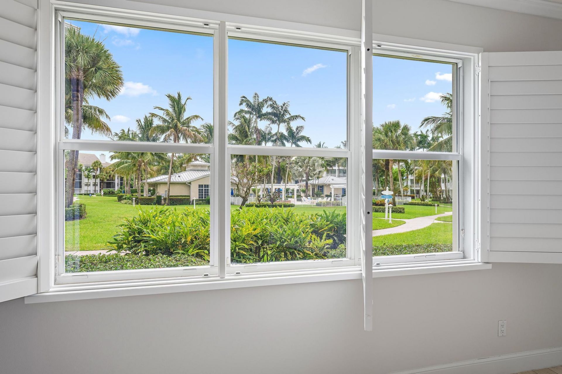 411 Bay Colony Drive N, Juno Beach, FL 33408 Photo