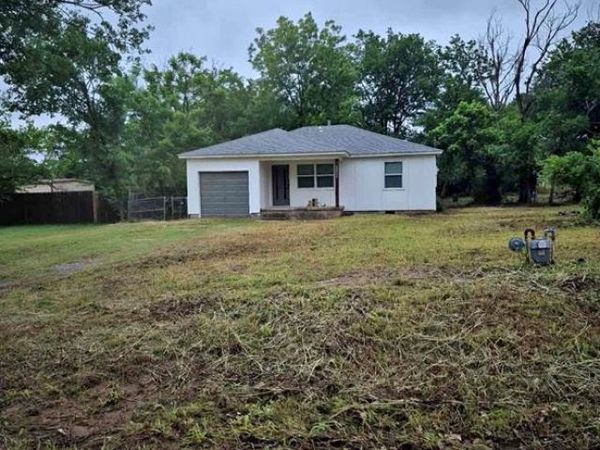 1222 N 2nd Street, Harrah, OK 73045