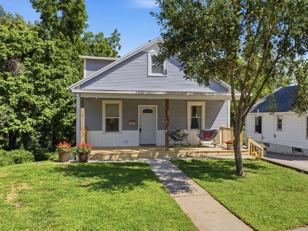 819 HOFFMAN, Muscatine, IA 52761