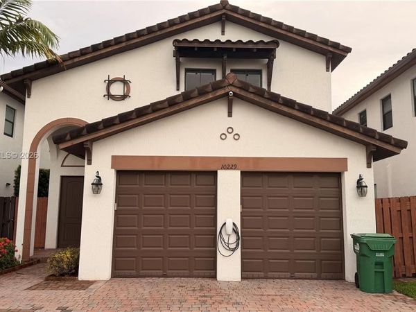 10229 NW 87th Ter , Doral, FL 33178