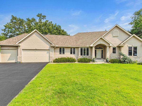 7036 Crowne Oak Road, Eden Prairie, MN 55344