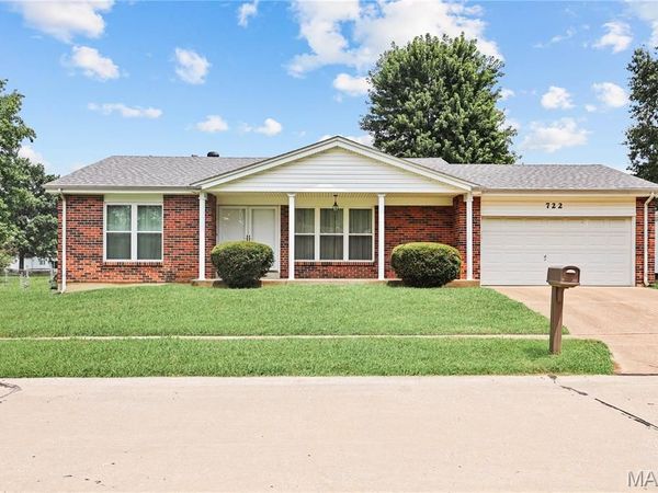 722 Watersedge Drive, Florissant, MO 63034
