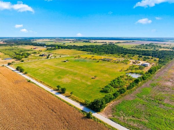 211 CR 172 , Mart, TX 76664