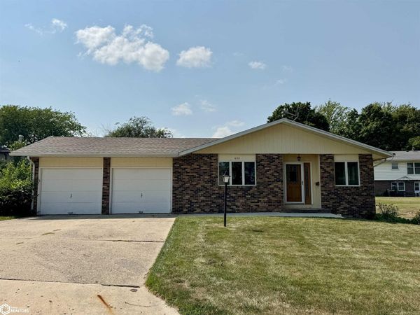 1929 Joan Avenue, Carroll, IA 51401