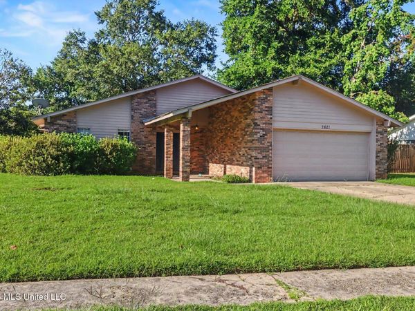 2821 Lawnwood Drive, Ocean Springs, MS 39564