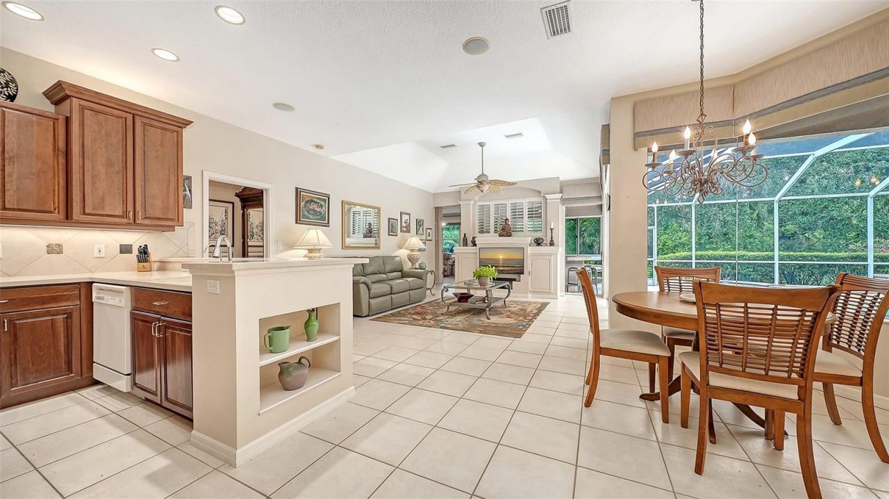 4727 Carrington Circle, Sarasota, FL 34243 Photo