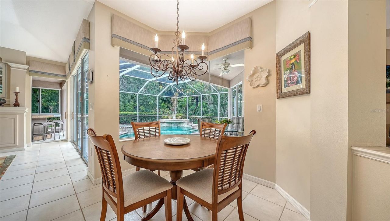 4727 Carrington Circle, Sarasota, FL 34243 Photo