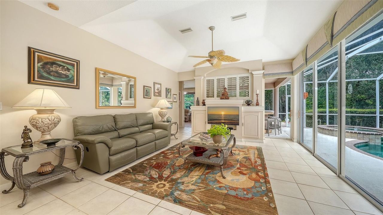 4727 Carrington Circle, Sarasota, FL 34243 Photo